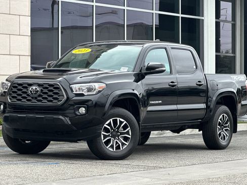 Used 2023 Toyota Tacoma TRD Sport w/ Advanced Technology Package image 8