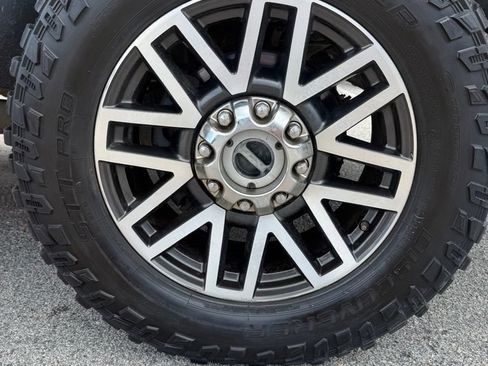 Used 2018 Ford F250 Lariat w/ Lariat Value Package AWD/4WD image 9