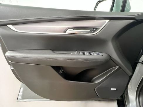 Used 2025 Cadillac XT5 Luxury FWD image 31