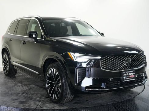 Used 2025 Volvo XC90 B6 Plus AWD/4WD image 3