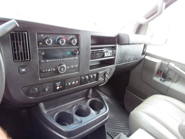 Used 2018 Chevrolet Express 2500 w/ Driver Convenience Package RWD image 31