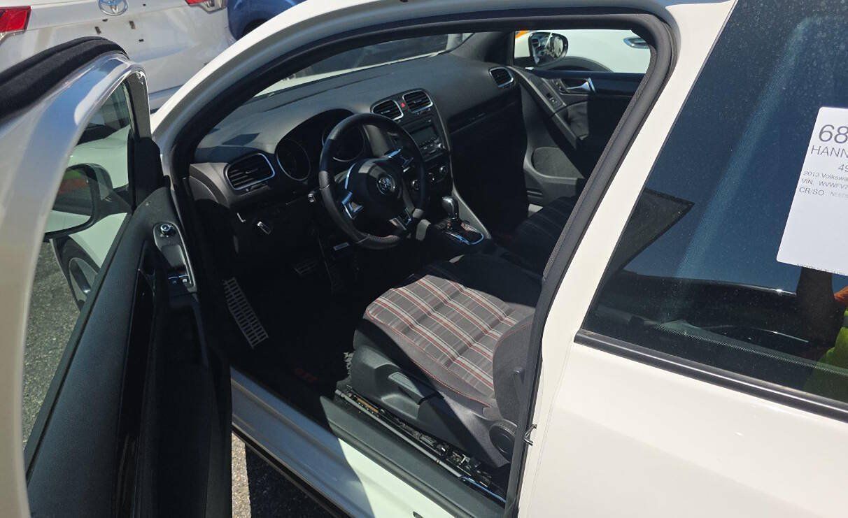 Used 2013 Volkswagen GTI 2-Door FWD image 15