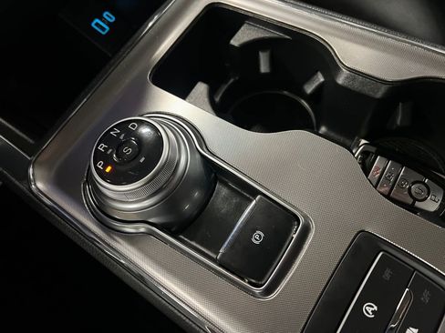 Used 2024 Ford Edge Titanium image 24