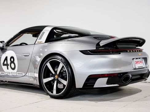 Used 2021 Porsche 911 Targa 4S Heritage Design image 47