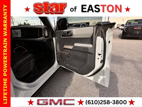 Used 2023 Ford Bronco Badlands image 11