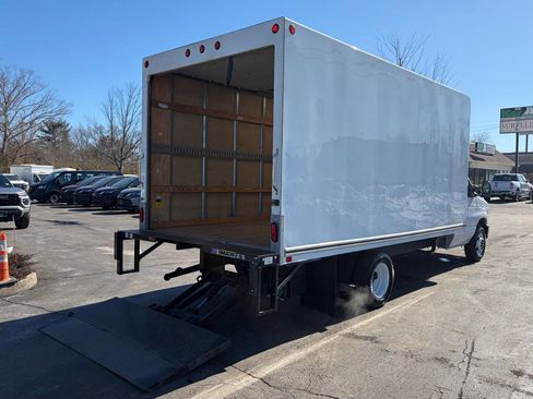 Used 2024 Ford E-350 and Econoline 350 Super Duty w/ Power Windows & Locks Group image 40