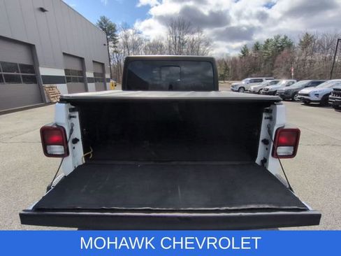 Used 2022 Jeep Gladiator Sport image 25