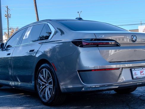 Used 2024 BMW i7 eDrive50 image 25