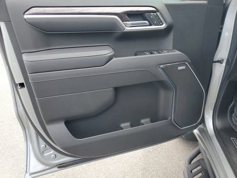 Used 2025 Chevrolet Silverado 1500 LTZ w/ LTZ Premium Package image 8