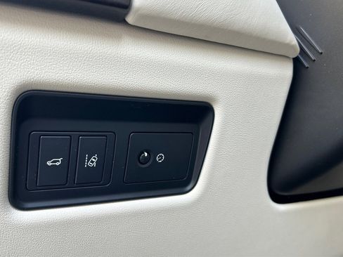 Used 2017 Land Rover Range Rover Long Wheelbase Supercharged image 49