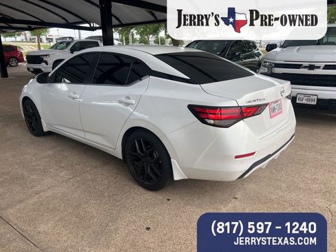 Used 2025 Nissan Sentra SV image 5