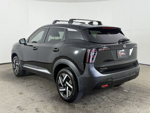 Used 2026 Nissan Kicks SV w/ Cold Weather Package FWD image 5