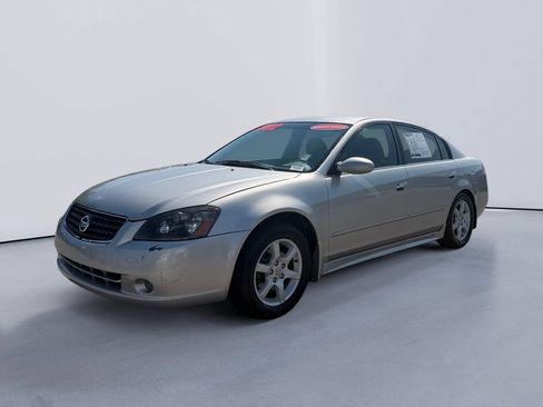 Used 2005 Nissan Altima 2.5 S w/ (F01) Convenience Pkg FWD image 7