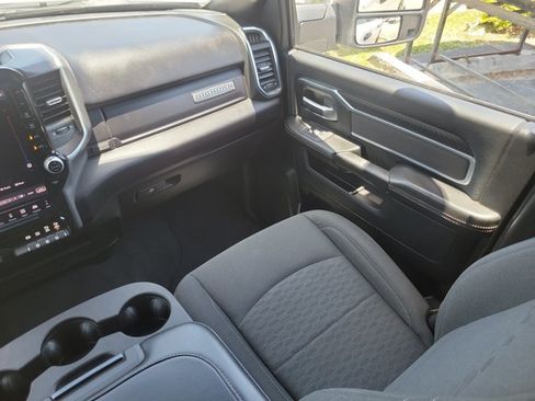 Certified 2025 RAM 2500 Big Horn AWD/4WD image 13