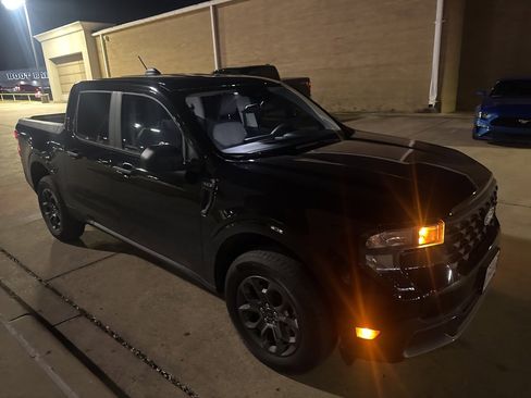 Certified 2025 Ford Maverick XLT w/ Equipment Group 302A image 3