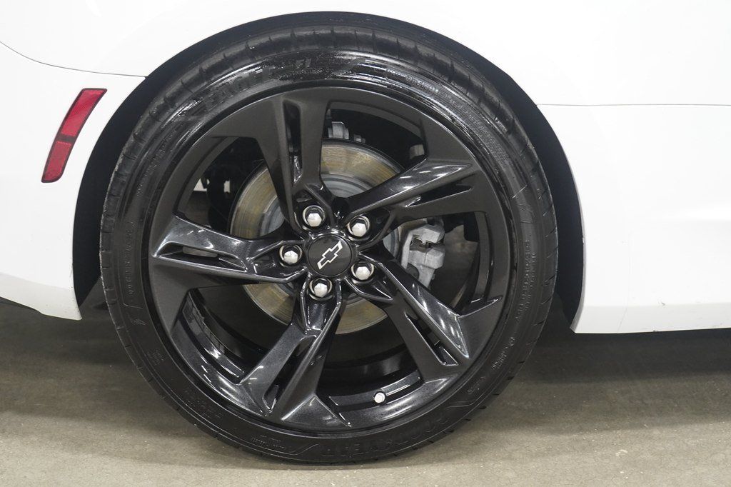 Used 2022 Chevrolet Camaro LT w/ Technology Package RWD image 28