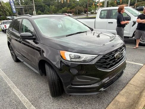 Used 2023 Ford Edge SE w/ Black Appearance Package AWD/4WD image 2