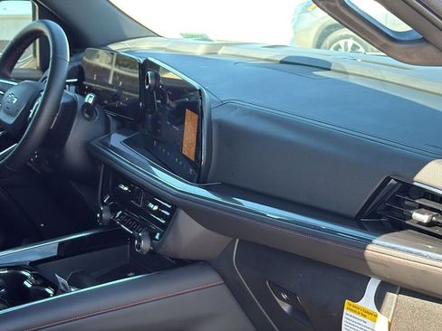 Used 2025 Chevrolet Tahoe RST w/ Comfort Package image 31