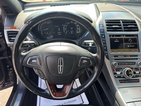 Used 2018 Lincoln MKZ Select w/ Technology Package FWD image 18