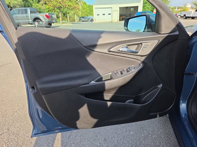 Used 2025 Chevrolet Malibu LT FWD image 11