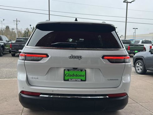Used 2024 Jeep Grand Cherokee L Laredo AWD/4WD image 8