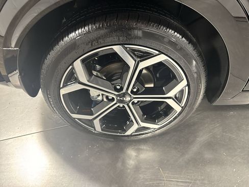 Certified 2025 Kia Niro SX Touring image 13