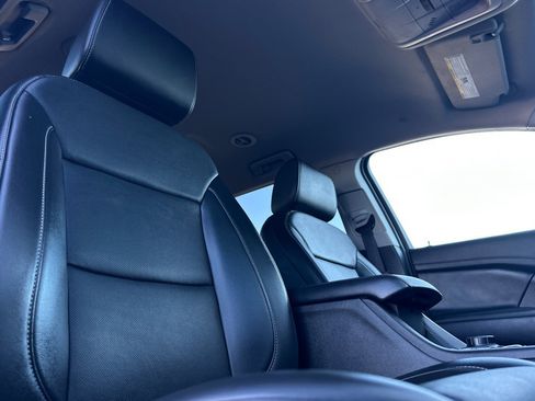 Used 2022 GMC Acadia SLT w/ Elevation Edition image 22