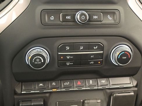 Used 2024 Chevrolet Silverado 1500 Custom image 13