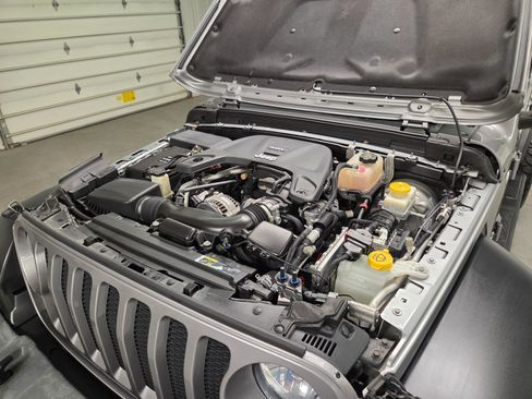Used 2019 Jeep Wrangler Unlimited Sport S AWD/4WD image 38