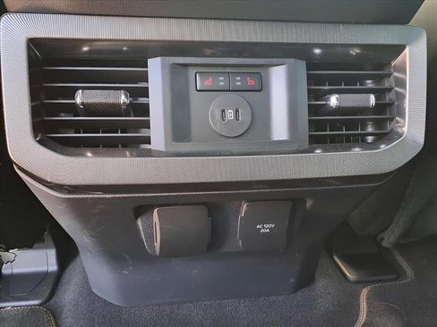 Used 2024 Ford F450 Platinum image 27