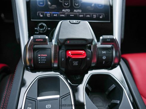 Used 2019 Lamborghini Urus image 25