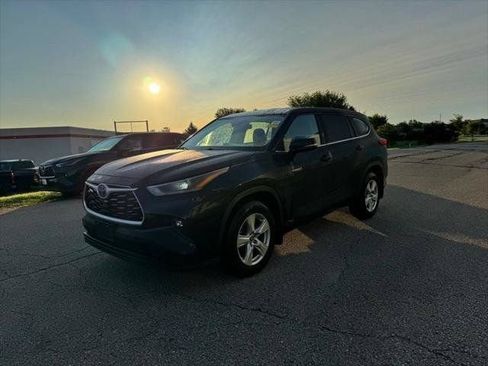 Used 2021 Toyota Highlander LE AWD/4WD image 46