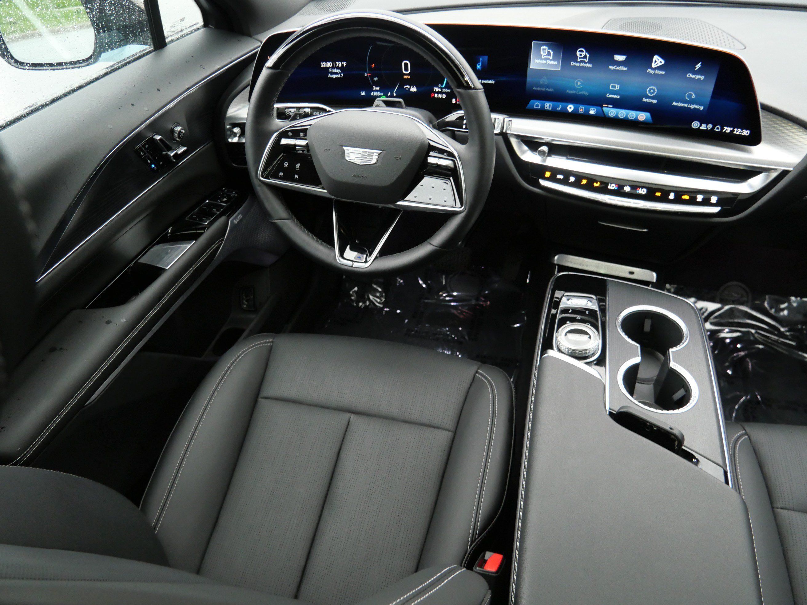 Used 2026 Cadillac Lyriq Premium Sport w/ LPO, Floor Liner Package AWD/4WD image 9
