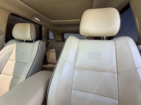 Used 2015 Jeep Grand Cherokee Overland RWD image 11