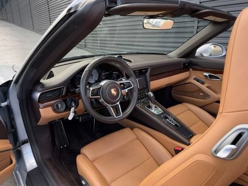 Used 2018 Porsche 911 Carrera 4S AWD/4WD image 4
