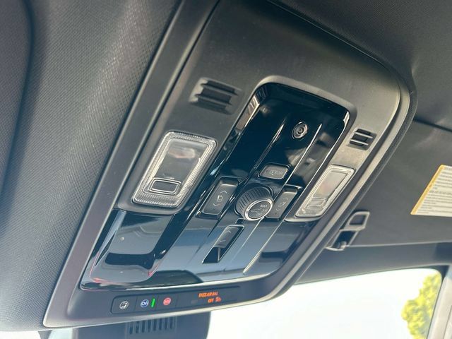 New 2026 Chevrolet Tahoe High Country AWD/4WD image 38