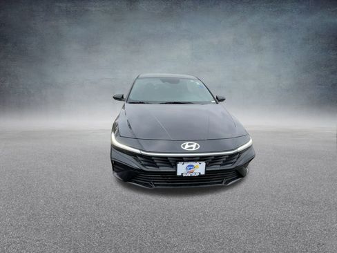 Certified 2025 Hyundai Elantra Sport image 6