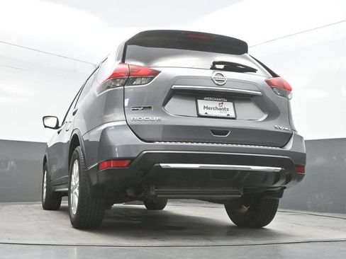 Used 2017 Nissan Rogue SV w/ SV Premium Package AWD/4WD image 38
