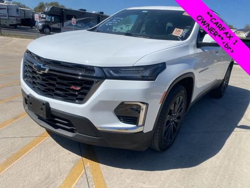 Used 2023 Chevrolet Traverse RS image 4