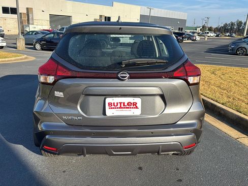 New 2025 Nissan Kicks Play S image 4