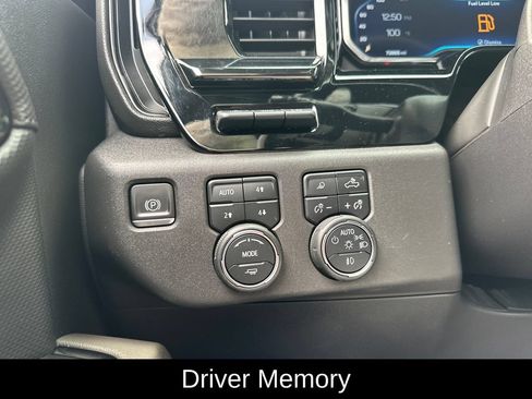 Used 2022 Chevrolet Silverado 1500 ZR2 w/ Technology Package AWD/4WD image 22
