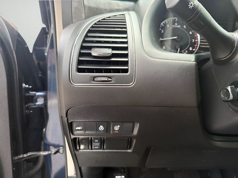 Used 2021 Nissan Armada Platinum RWD image 37