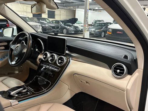 Used 2017 Mercedes-Benz GLC 300 4MATIC image 20
