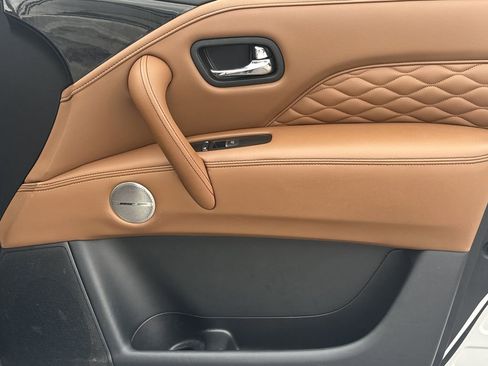 Used 2024 INFINITI QX80 Sensory w/ Cargo Package image 15