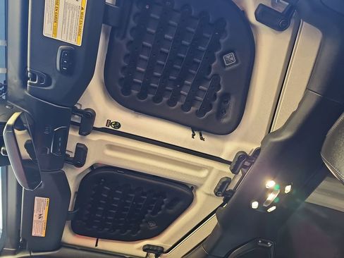 Used 2021 Jeep Gladiator Rubicon image 30