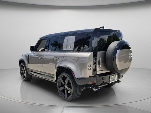 Used 2023 Land Rover Defender 110 V8 AWD/4WD image 8