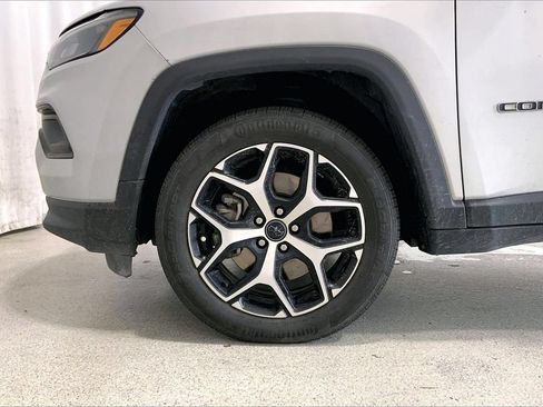 Used 2025 Jeep Compass Limited AWD/4WD image 6