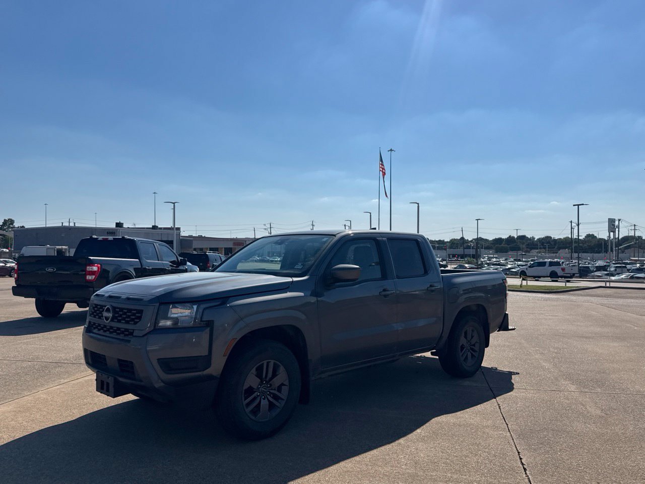 Used 2025 Nissan Frontier SV RWD image 14