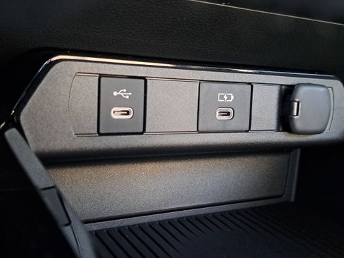 New 2026 Toyota Prius XLE image 18