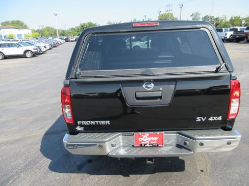 Used 2014 Nissan Frontier SV w/ SV Value Truck Package AWD/4WD image 6